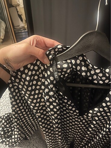 xs Beden Zara saten elbise