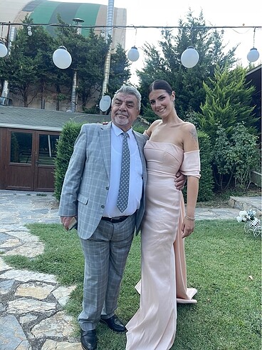 Pudra pembe kuyruklu straplez abiye