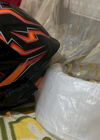 Agv kask M beden orijinal barkodlu interkomlu - Görsel 3