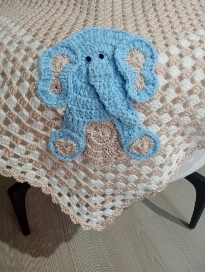 Nakışlı Örgü Bebek Battaniyesi - Görsel 3