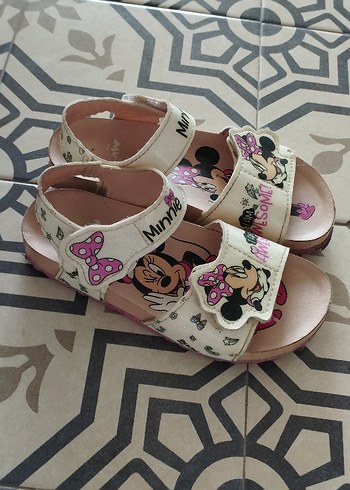 Kız Çocuk Beyaz Minnie Mouse Baskılı Sandalet