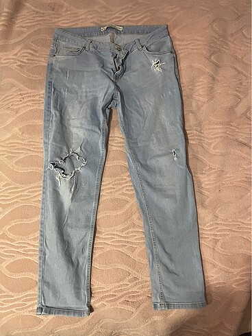 Yırtık model pantolon