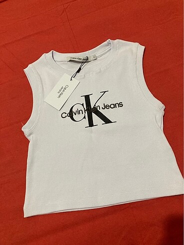 calvin klein beyaz crop üst
