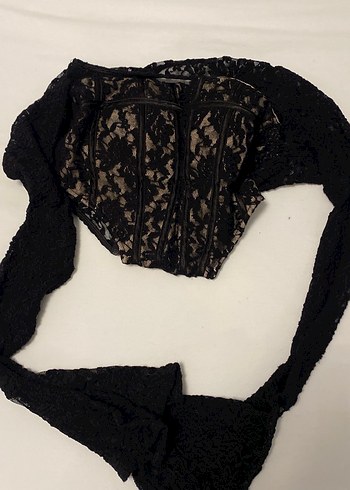 Siyah Dantel Detaylı Gotik Bluz