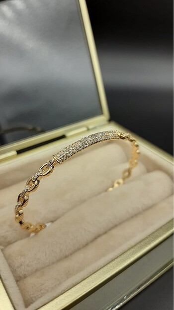 Taşlı gold bileklik