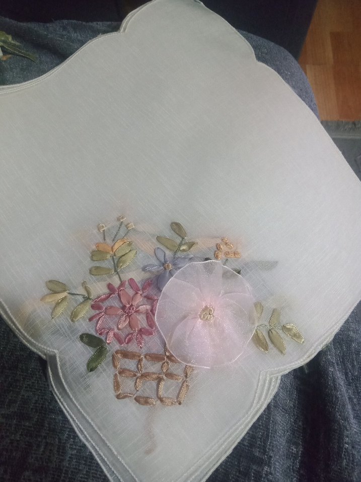 sıfır 17 parça Nakışlı Beyaz salon takımı - Görsel 2