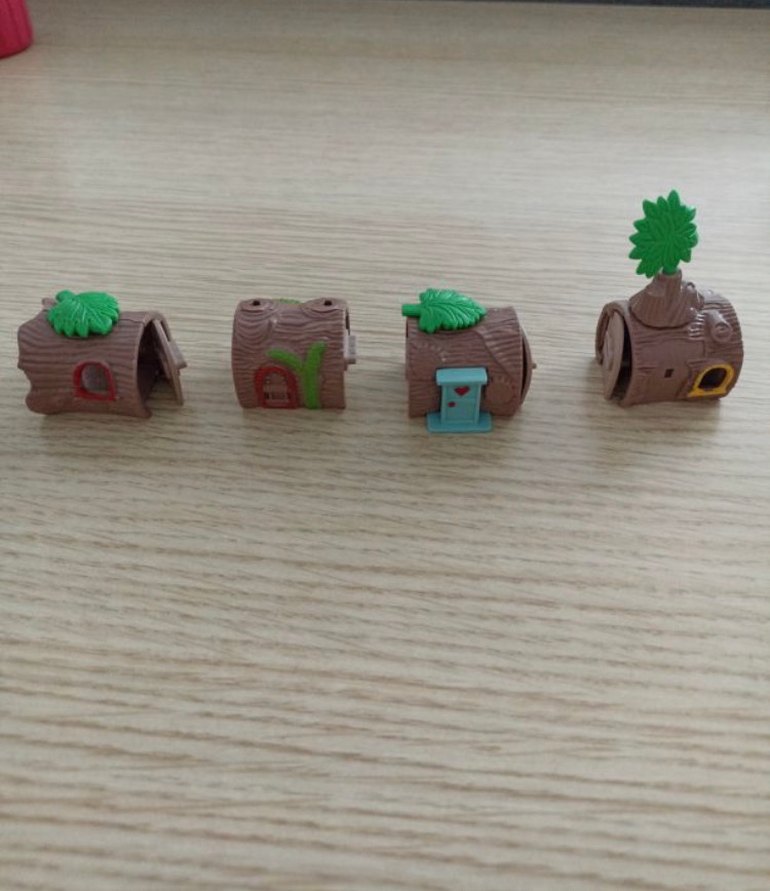 Kinder Ferrero Ağaç Ev Figür Oyuncak - Görsel 2