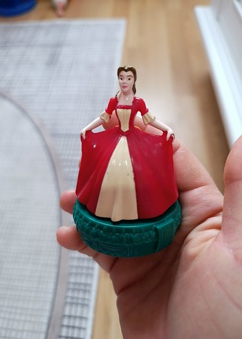 1998 yılına ait Disney Bella oyuncak