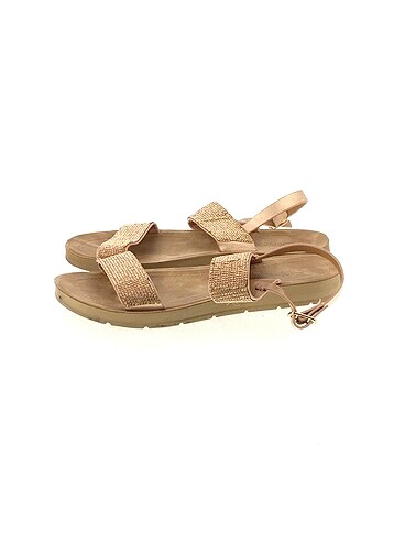 Derimod Sandalet %70 İndirimli.
