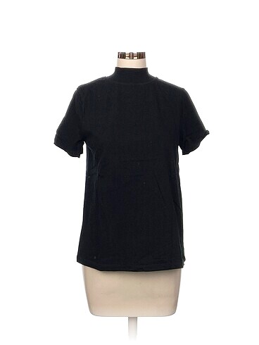 Zara T-shirt %70 İndirimli.