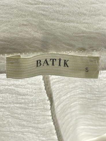 s Beden beyaz Renk Batik Düz Kesim %70 İndirimli.