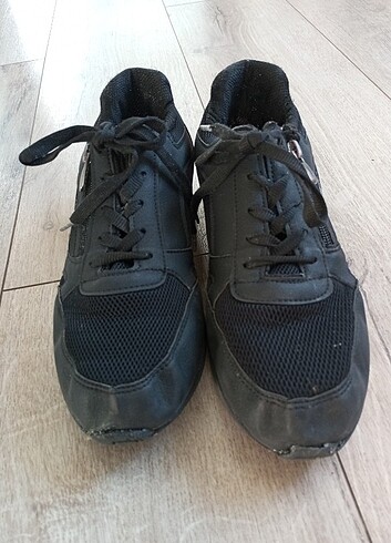 38 Beden Nike ayakkabı defosuz 38 numara az kullanılmış