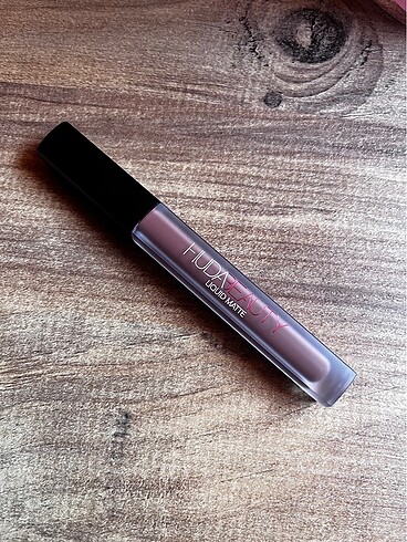  Beden Renk Huda Beauty