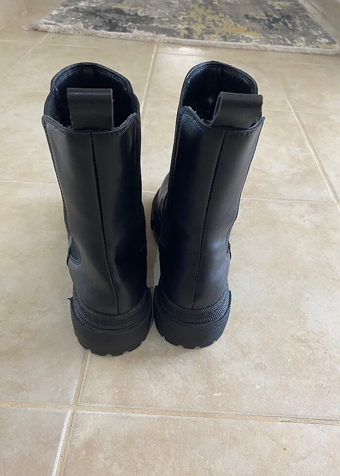 Kadın siyah bot yeni alındı - Görsel 4