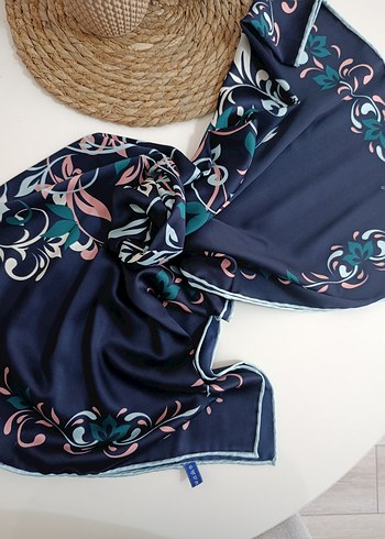 Bohem Tarzı Koyu Mavi Kadın Eşarp - Görsel 2