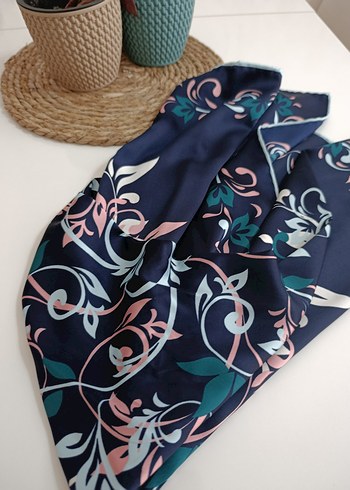 Bohem Tarzı Koyu Mavi Kadın Eşarp - Görsel 4