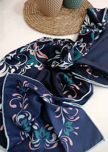 Bohem Tarzı Koyu Mavi Kadın Eşarp - Görsel 5