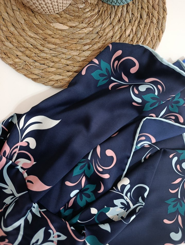 Bohem Tarzı Koyu Mavi Kadın Eşarp - Görsel 3