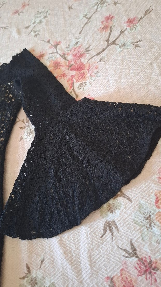 Dantel Detaylı diz üstü Siyah Elbise - Görsel 2