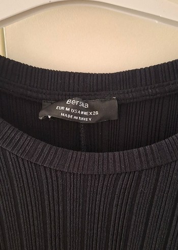 Bershka Kadın Siyah Piliseli Uzun Yandan yırtmacli Elbise - Görsel 5