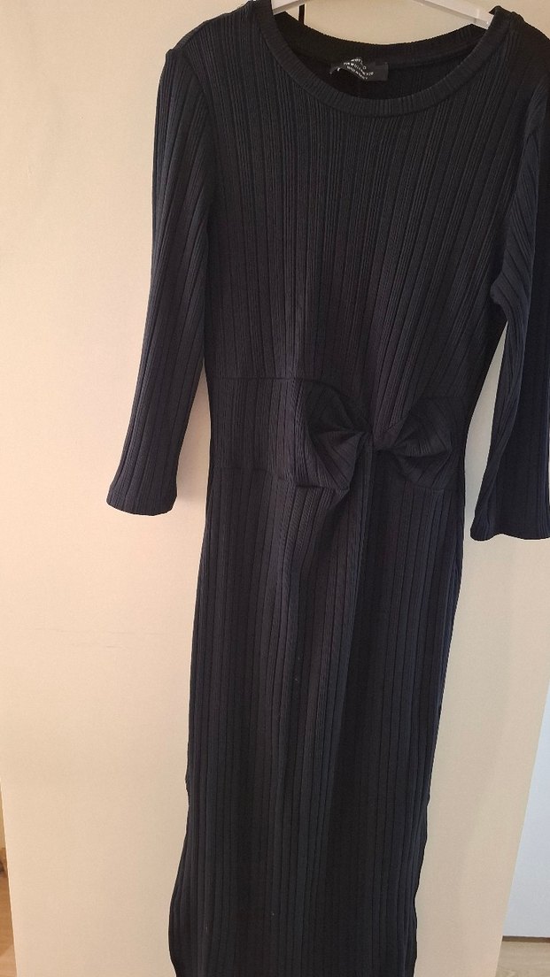 Bershka Kadın Siyah Piliseli Uzun Yandan yırtmacli Elbise - Görsel 2