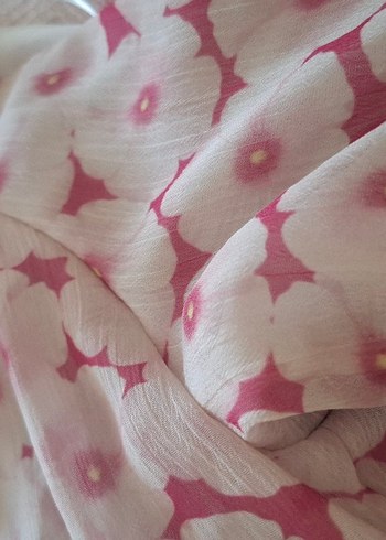 LC Waikiki Pembe Çiçek Desenli Fırfırlı Kız Elbisesi