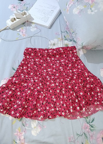 Pembe Çiçek Desenli Fırfırlı Etek