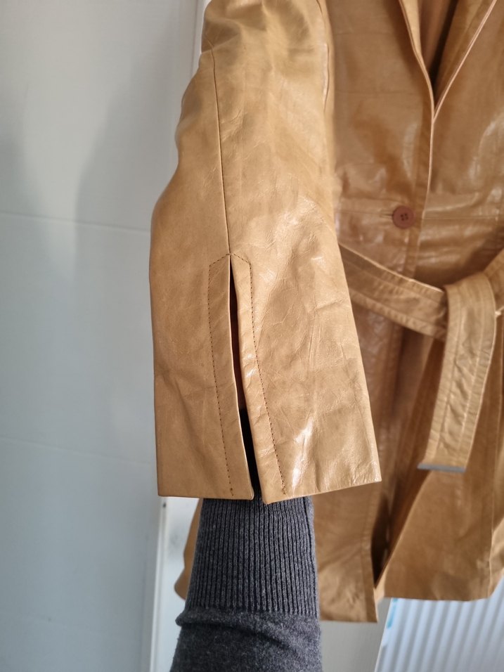 Bej Kadın Deri Kemerli Ceket - Görsel 4