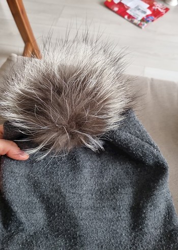 Gri Kadın Yün Bere, Kürklü Ponponlu - Görsel 4