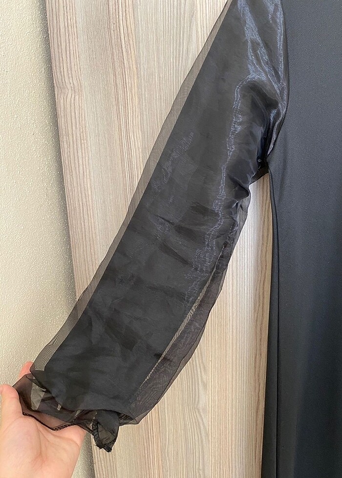 Siyah kolları tül detay abiye - Görsel 2