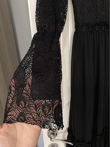 Dantel işlemeli siyah abiye - Görsel 7