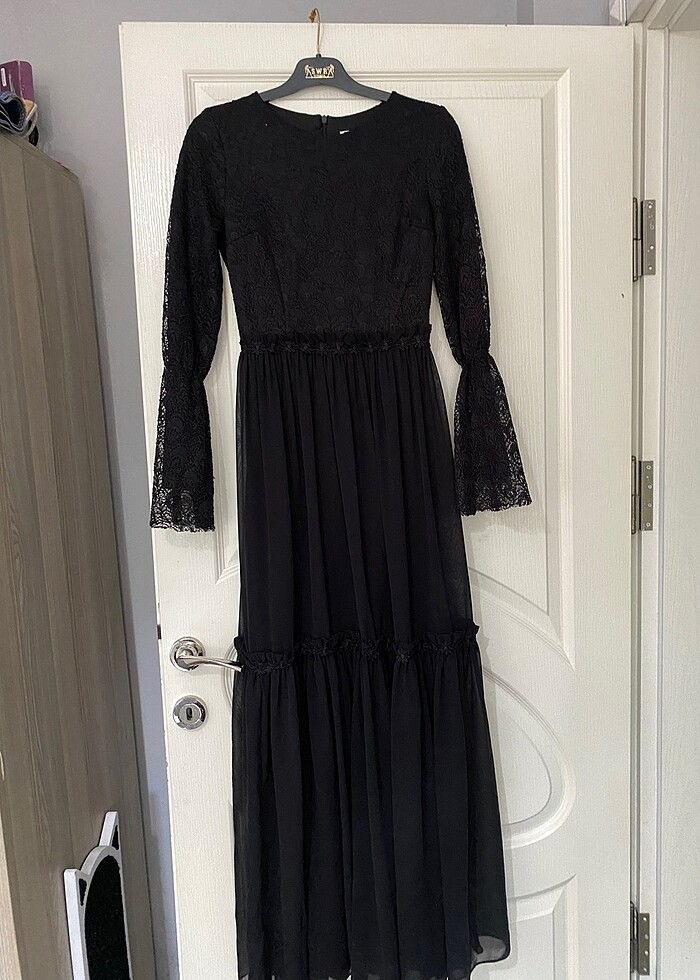 Dantel işlemeli siyah abiye - Görsel 3