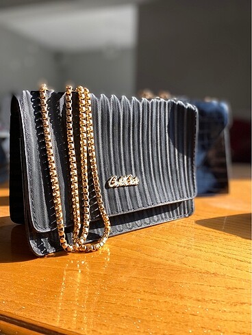 Siyah çanta - Görsel 2