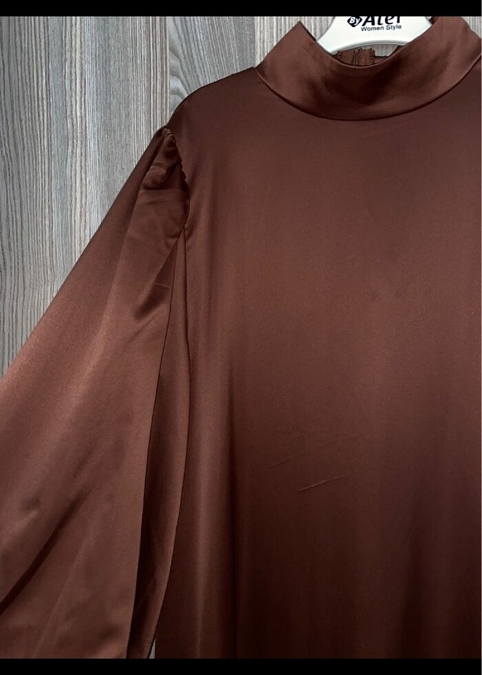 Kahverengi saten abiye - Görsel 3