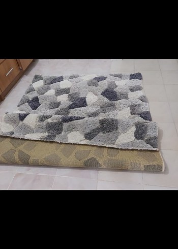 Beden gri Renk Gri ve Beyaz Yumuşak Dokulu Halı ,kaşmir, 4 m2 ,yeni yıkanmış,