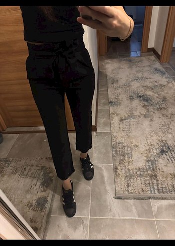 H&M Kadın Siyah Beli Kemerli Rahat Kumaş Pantolon