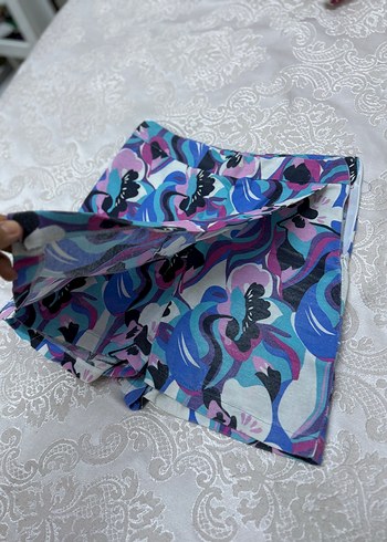 Dantel Detaylı Bağlama Desenli Mini Şort - Görsel 2