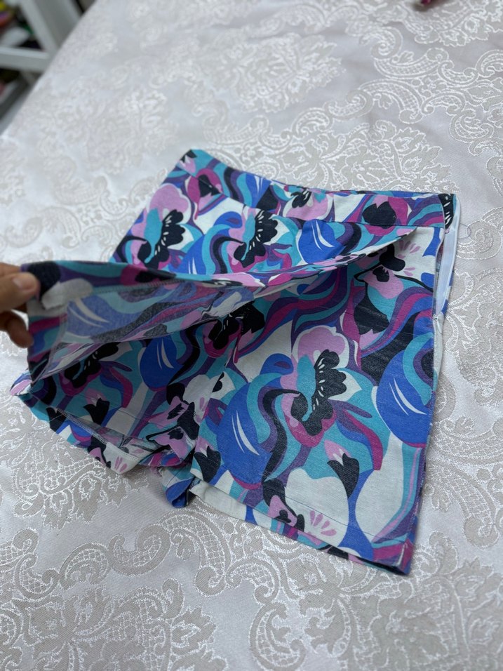 Dantel Detaylı Bağlama Desenli Mini Şort - Görsel 2