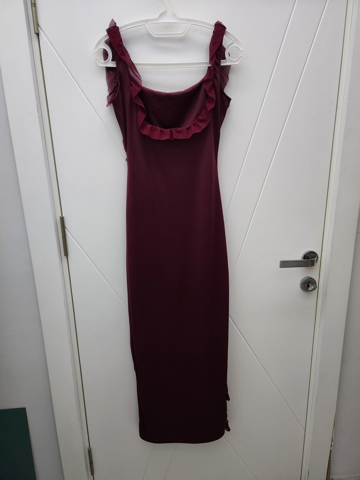 Bordo fırfırlı,yırtmaçlı kadın elbise - Görsel 3