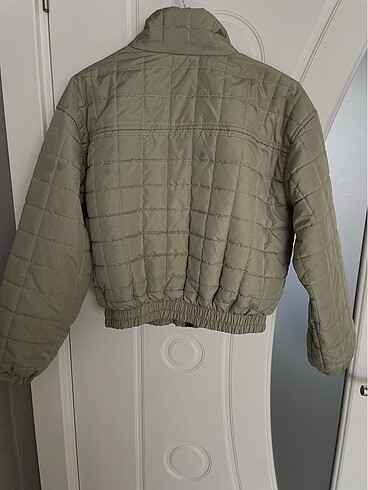 m Beden haki Renk Haki Oversize Crop Kapitone Şişme mont