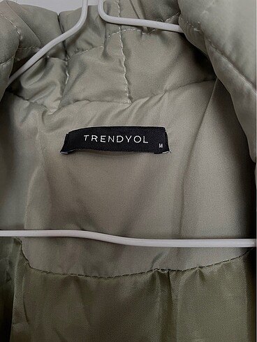 Trendyol & Milla Haki Oversize Crop Kapitone Şişme mont