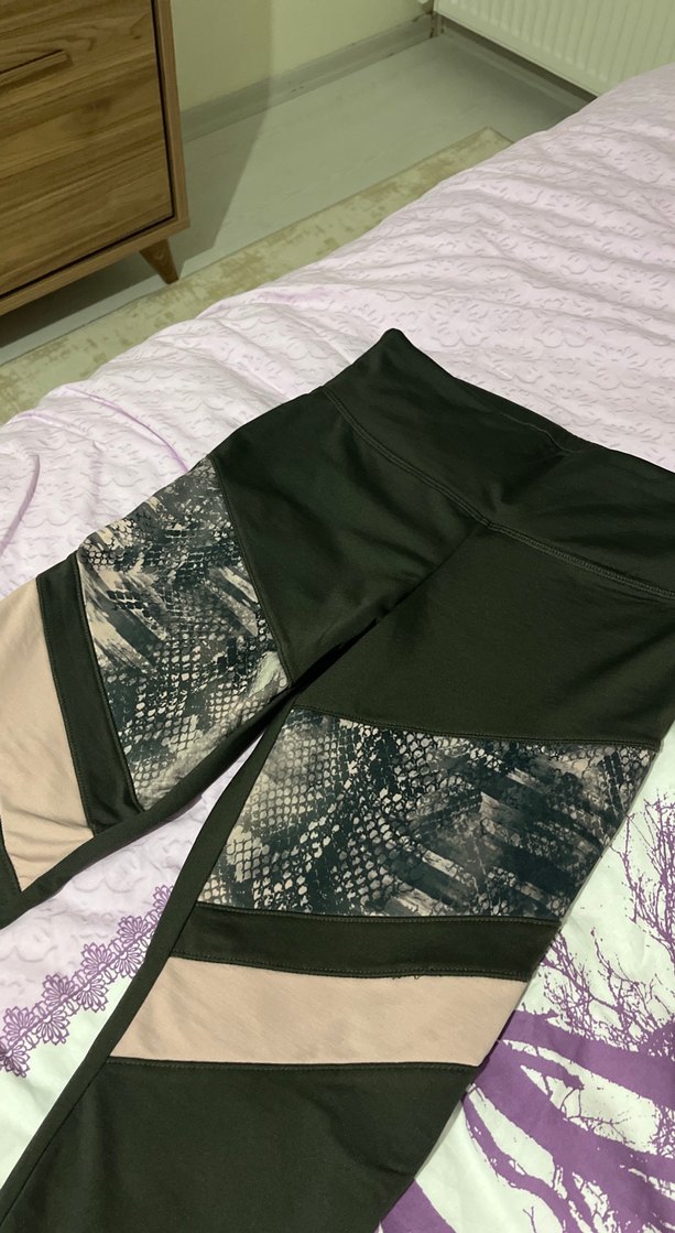 Detaylı Siyah Yılan Desenli Spor Taythiç kullanılmadı - Görsel 2