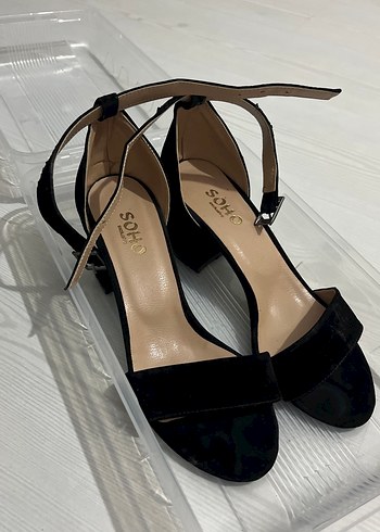 Kemerli Siyah Yılan Desenli Topuklu Ayakkabı - Görsel 5