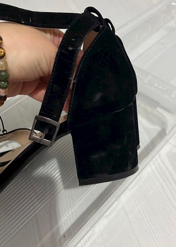 Kemerli Siyah Yılan Desenli Topuklu Ayakkabı - Görsel 3