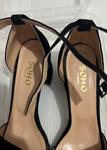 Kemerli Siyah Yılan Desenli Topuklu Ayakkabı - Görsel 2