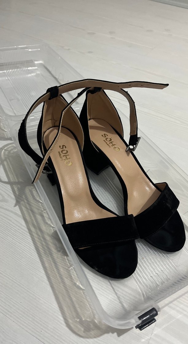 Kemerli Siyah Yılan Desenli Topuklu Ayakkabı - Görsel 5