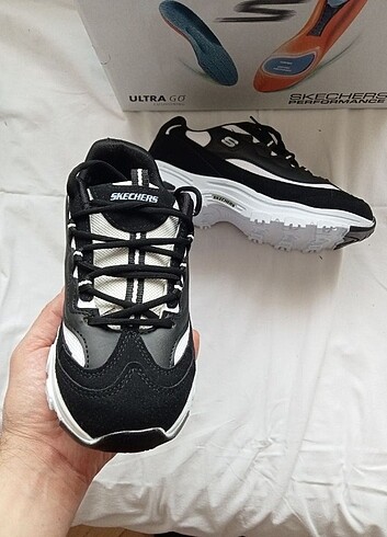 38 Beden beyaz Renk ???? Skechers D'lites 1 Çok ama Çok şık... ? Üst kalite ?Toz