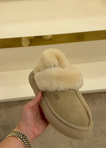 Ugg Bej Kürklü Kadın Süet Dolgu Topuk Terlik