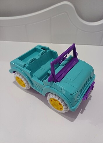 Mini barbie arabası