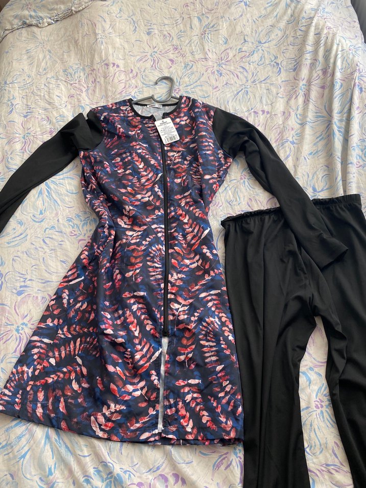 Tesettür Mayo L Beden  Çiçekli / Hiç kullanılmadı/ Şık Desenli - Görsel 2